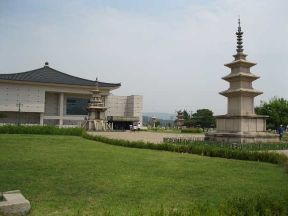 Wandering around the Gyeongju National Museum